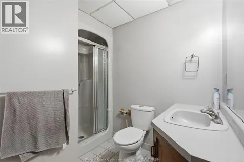 857 Howard Avenue Windsor ON N9A 1S1