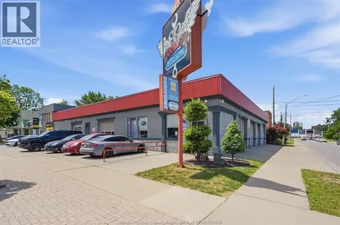 857 Howard Avenue Windsor ON N9A 1S1
