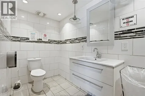 857 Howard Avenue Windsor ON N9A 1S1