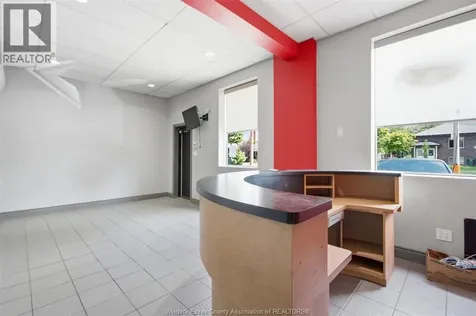 857 Howard Avenue Windsor ON N9A 1S1