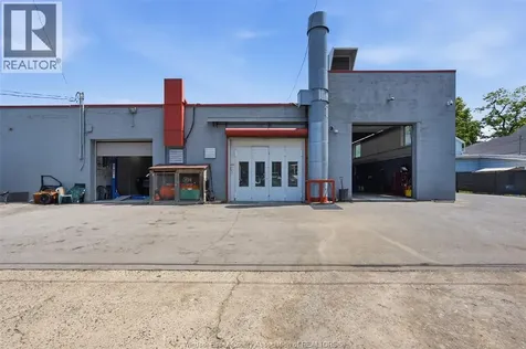 857 Howard Avenue Windsor ON N9A 1S1