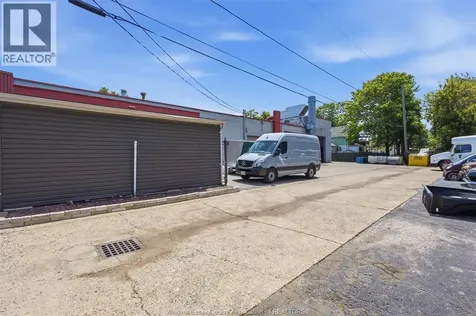 857 Howard Avenue Windsor ON N9A 1S1