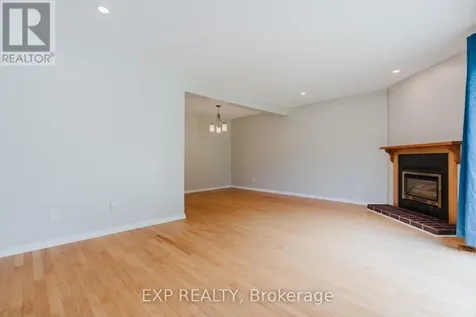 1127 Avignon Court Ottawa ON K1C 2M2