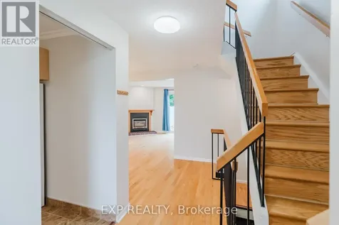 1127 Avignon Court Ottawa ON K1C 2M2