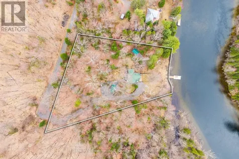1041 Crockford Lane South Bracebridge ON P1L 1X3
