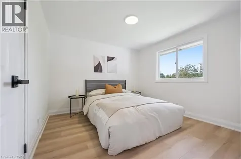 299 Dale Crescent Waterloo ON N2J 3Y4