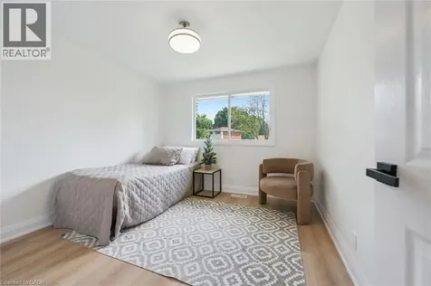 299 Dale Crescent Waterloo ON N2J 3Y4