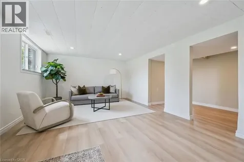 299 Dale Crescent Waterloo ON N2J 3Y4