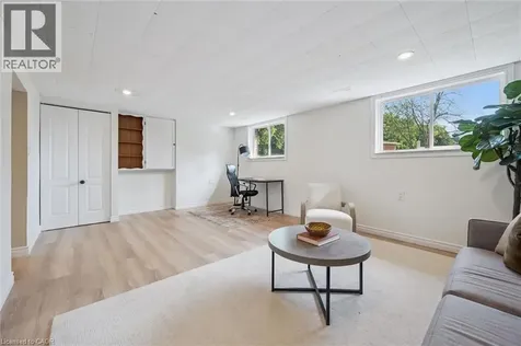 299 Dale Crescent Waterloo ON N2J 3Y4
