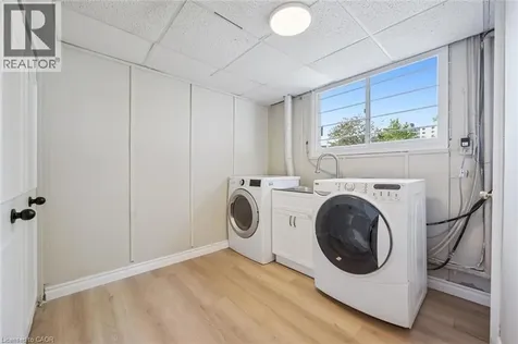 299 Dale Crescent Waterloo ON N2J 3Y4