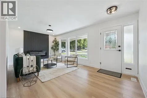 299 Dale Crescent Waterloo ON N2J 3Y4