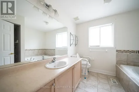 23 Stowe Terrace Brantford ON N3T 6P4