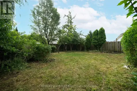 23 Stowe Terrace Brantford ON N3T 6P4