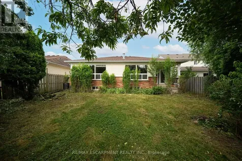 23 Stowe Terrace Brantford ON N3T 6P4
