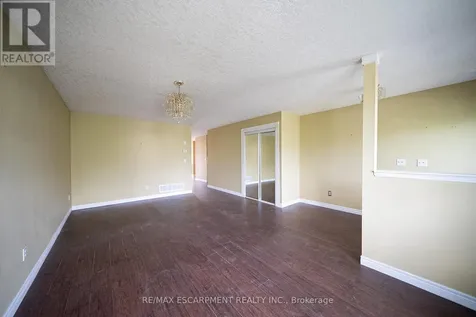 23 Stowe Terrace Brantford ON N3T 6P4