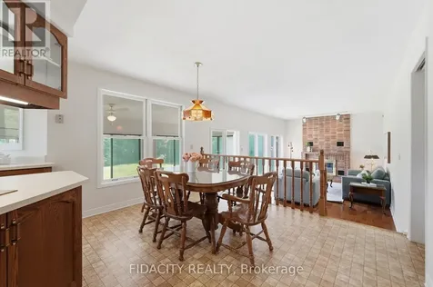 25 Pine Bluff Trail Ottawa ON K2S 1E1
