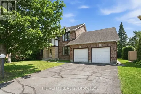 25 Pine Bluff Trail Ottawa ON K2S 1E1