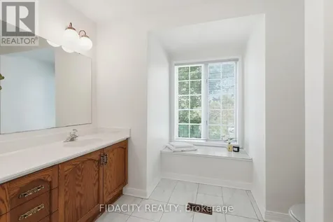 25 Pine Bluff Trail Ottawa ON K2S 1E1
