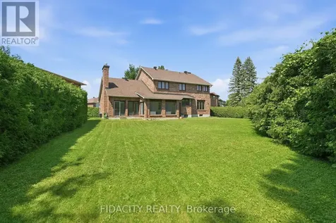 25 Pine Bluff Trail Ottawa ON K2S 1E1