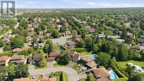 25 Pine Bluff Trail Ottawa ON K2S 1E1