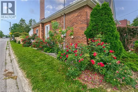 2 Brunswick Street Brantford ON N3T 1E7