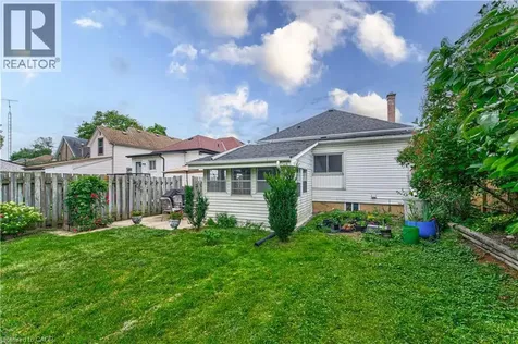 2 Brunswick Street Brantford ON N3T 1E7
