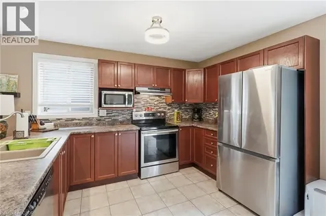 34 Brooklyn Avenue Brantford ON N3T 1B4