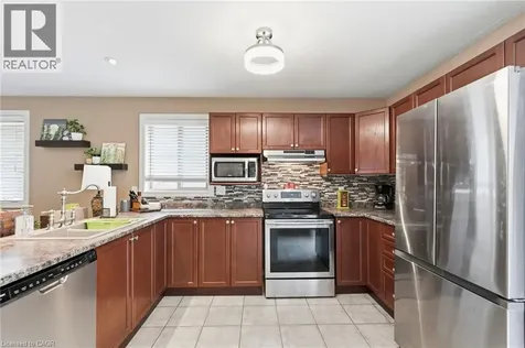34 Brooklyn Avenue Brantford ON N3T 1B4