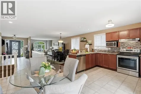 34 Brooklyn Avenue Brantford ON N3T 1B4