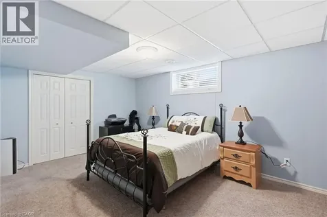 34 Brooklyn Avenue Brantford ON N3T 1B4