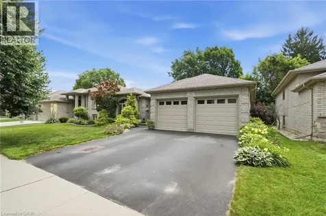 34 Brooklyn Avenue Brantford ON N3T 1B4