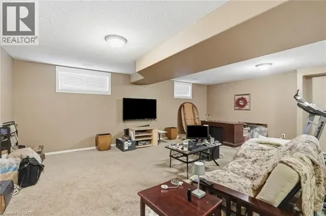 34 Brooklyn Avenue Brantford ON N3T 1B4