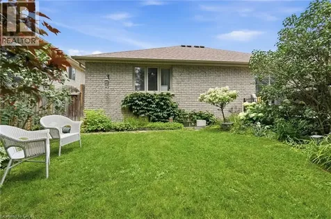34 Brooklyn Avenue Brantford ON N3T 1B4