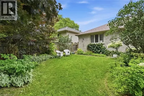 34 Brooklyn Avenue Brantford ON N3T 1B4