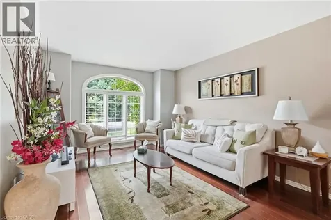 34 Brooklyn Avenue Brantford ON N3T 1B4