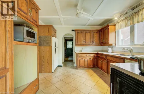227 Lydia Street Kitchener ON N2H 1W4