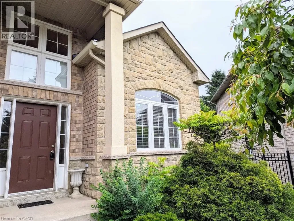 39 Naomi Court Ancaster ON L9G 5E4