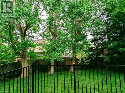 39 Naomi Court Ancaster ON L9G 5E4