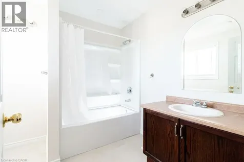 39 Naomi Court Ancaster ON L9G 5E4