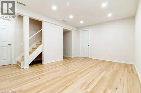 39 Naomi Court Ancaster ON L9G 5E4