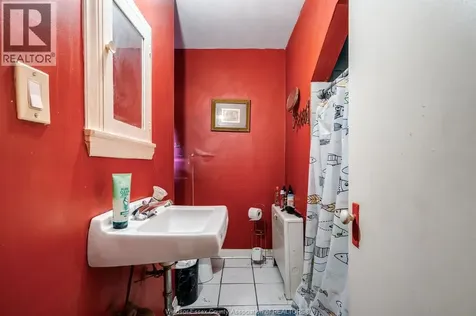 3147 Tecumseh Road East Windsor ON N8W 1G9