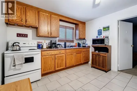 3147 Tecumseh Road East Windsor ON N8W 1G9