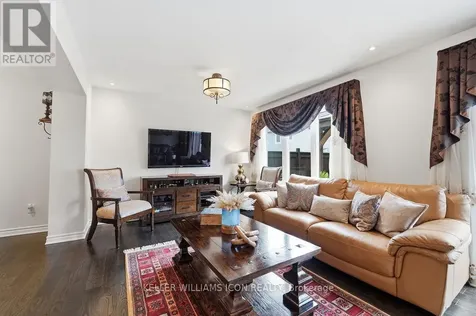 428 White Arctic Avenue Ottawa ON K2J 5Y9