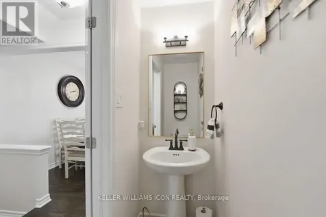 428 White Arctic Avenue Ottawa ON K2J 5Y9