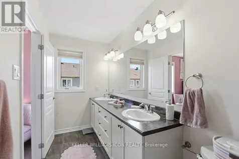 428 White Arctic Avenue Ottawa ON K2J 5Y9