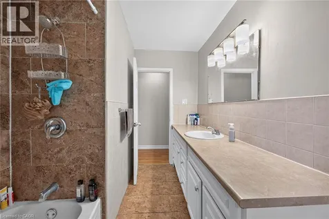 27 Ainslie Avenue Hamilton ON L8S 2J5