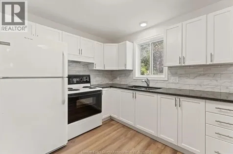 910 St. Luke Windsor ON N9J 3J7