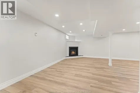 910 St. Luke Windsor ON N9J 3J7