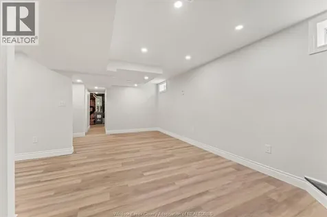 910 St. Luke Windsor ON N9J 3J7