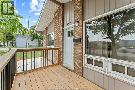 910 St. Luke Windsor ON N9J 3J7